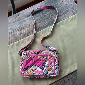 Vera Bradley Floral Pink Navy Cross Body Purse Cloth 10”x7”x2” Great Condition